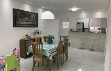 Imagem: A casa possui 2 Dormitórios, 1 Banheiro, 1 Vaga na garagem