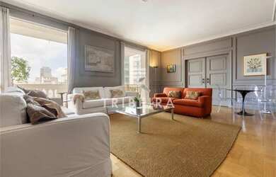 Imagem: O apartamento possui 4 Dormitórios, 5 Banheiros, 2 Vagas na