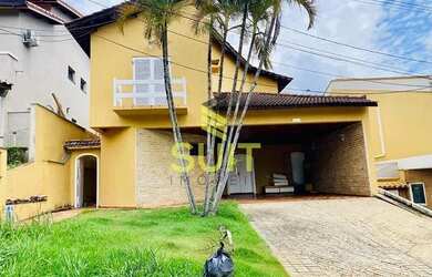 Imagem: A casa possui 4 Dormitórios, 2 Banheiros, 4 Vagas na garagem