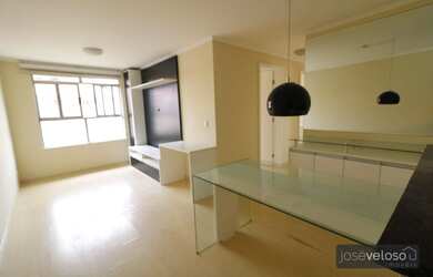 Imagem: O apartamento possui 3 Dormitórios, 1 Banheiro, 1 Vaga na garagem