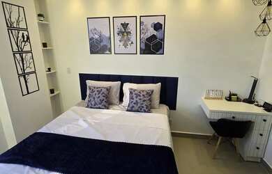 Imagem: O apartamento possui 1 Dormitório, 1 Banheiro, 1 Vaga na garagem