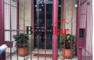 Imagem: O apartamento possui 2 Dormitórios, 2 Banheiros, 70m² de Área