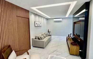 Imagem: A casa em condomínio possui 4 Dormitórios, 4 Banheiros, 4