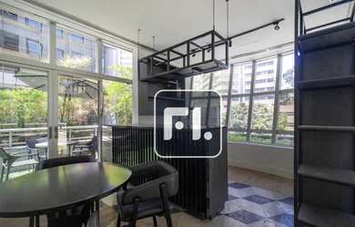 Imagem: O depósito possui 5 Vagas na garagem, 685m² de Área e está