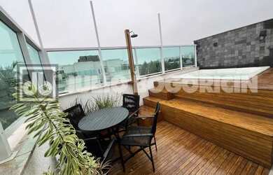 Imagem: O apartamento na cobertura possui 4 Dormitórios, 4 Banheiros