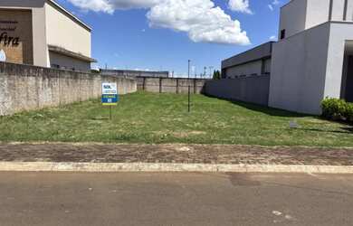 Imagem: O terreno possui 477m² de Área e está localizado em Porto