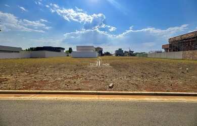 Imagem: O terreno possui 405m² de Área e está localizado em Terras