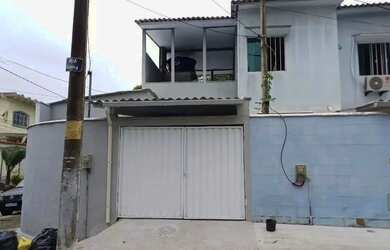 Imagem: A casa possui 2 Dormitórios, 2 Banheiros, 1 Vaga na garagem