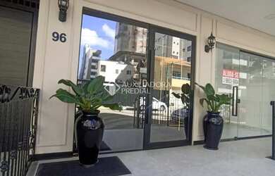 Imagem: O apartamento possui 3 Dormitórios, 4 Banheiros, 2 Vagas na