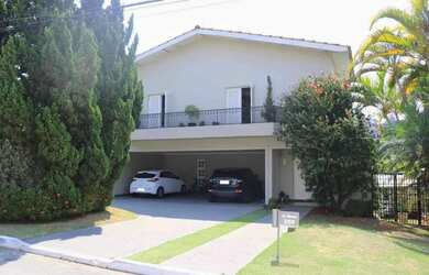 Imagem: A casa em condomínio possui 4 Dormitórios, 5 Banheiros, 3