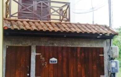 Imagem: A casa possui 2 Dormitórios, 1 Banheiro, 1 Vaga na garagem