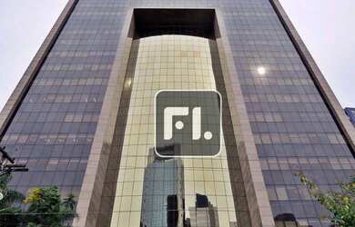 Imagem: O depósito possui 5 Vagas na garagem e 1320m² de Área e está