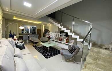 Imagem: A casa possui 4 Dormitórios, 4 Banheiros, 4 Vagas na garagem