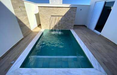 Imagem: A casa em condomínio possui 3 Dormitórios, 5 Banheiros, 4