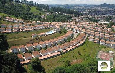 Imagem: A casa possui 2 Dormitórios, 1 Banheiro, 2 Vagas na garagem