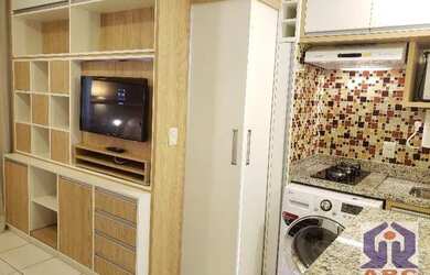 Imagem: O apartamento possui 1 Dormitório, 1 Banheiro, 1 Vaga na garagem