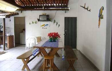 Imagem: A casa possui 4 Dormitórios, 1 Banheiro, 194m² de Área e