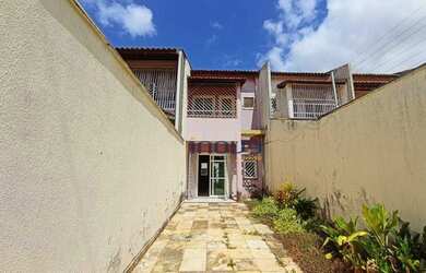 Imagem 1: Casa com 2 dormitórios - venda por R$ 205.000,00 ou aluguel por R$ 990,00/mês...