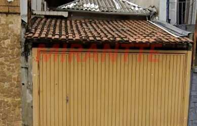 Imagem: A casa possui 2 Dormitórios, 1 Banheiro, 2 Vagas na garagem