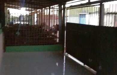 Imagem: A casa possui 2 Dormitórios, 1 Banheiro, 1 Vaga na garagem