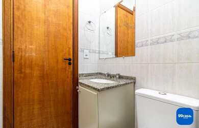 Imagem: O apartamento possui 3 Dormitórios, 1 Banheiro, 1 Vaga na garagem