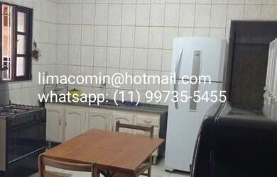 Imagem: A casa possui 2 Dormitórios, 3 Vagas na garagem e está localizado