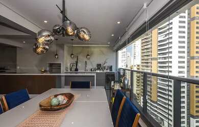 Imagem: O apartamento e possui 4 Dormitórios, Suítes, 5 Banheiros