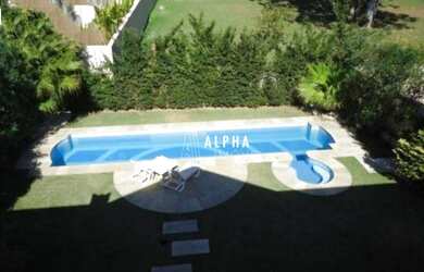 Imagem: A casa em condomínio possui 5 Dormitórios, 5 Banheiros, 5