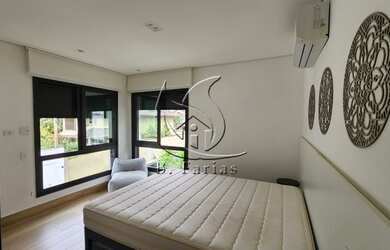 Imagem: A casa em condomínio possui 4 Dormitórios, 5 Banheiros, 3