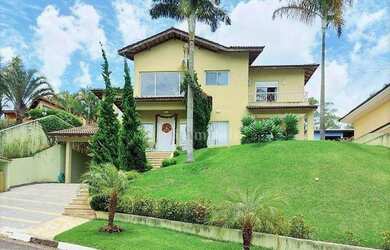 Imagem: A casa em condomínio possui 4 Dormitórios, 5 Banheiros, 5