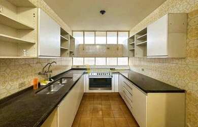 Imagem 2: Casa com com 4 quartos e 261m² para alugar