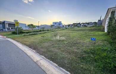 Imagem: O terreno possui 394m² de Área e está localizado em Jardins