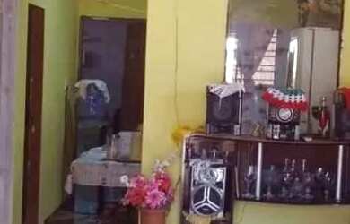 Imagem: A casa possui 2 Dormitórios, 1 Banheiro e está localizado