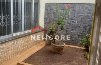 Imagem: A casa possui 4 Dormitórios, 3 Banheiros, 2 Vagas na garagem