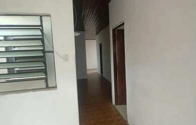 Imagem: A casa possui 3 Dormitórios, 1 Banheiro, 120m² de Área e