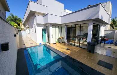 Imagem: A casa em condomínio possui 3 Dormitórios, 4 Banheiros, 4