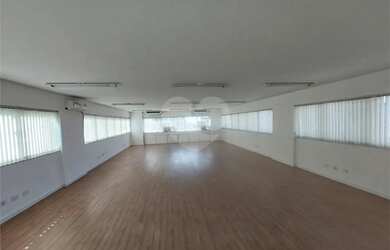 Imagem: O depósito possui 1 Vaga na garagem, 100m² de Área e está