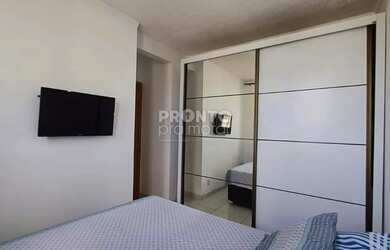 Imagem: O apartamento possui 2 Dormitórios, 1 Banheiro, 1 Vaga na garagem