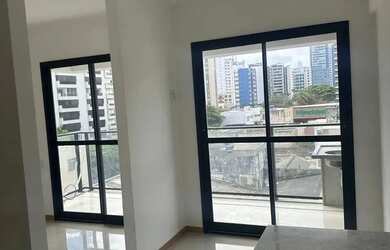 Imagem: O apartamento possui 1 Dormitório, 1 Banheiro, 1 Vaga na garagem