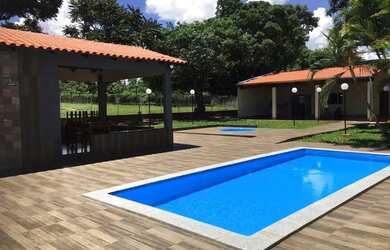 Imagem: A fazenda possui 5.000m² de Área e está localizado em Anápolis