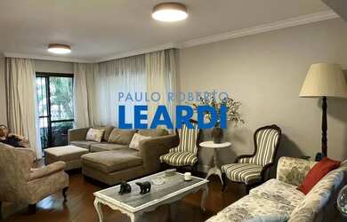 Imagem: O apartamento possui 4 Dormitórios, 5 Banheiros, 3 Vagas na