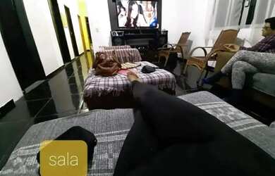 Imagem: A casa possui 3 Dormitórios, 2 Banheiros, 5 Vagas na garagem