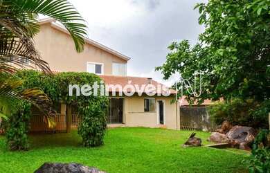 Imagem: A casa possui 4 Dormitórios, 5 Banheiros, 2 Vagas na garagem