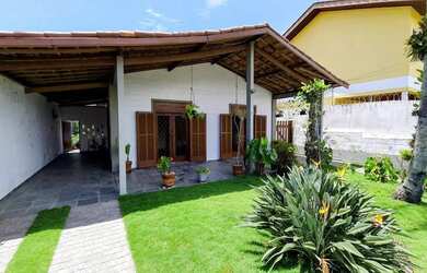 Imagem: A casa possui 3 Dormitórios, 4 Banheiros, 4 Vagas na garagem