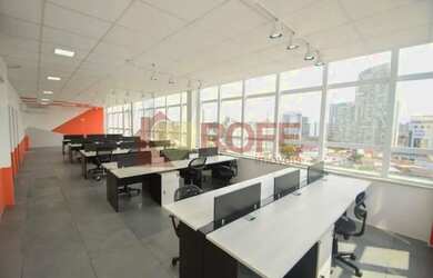 Imagem: O depósito possui 5 Vagas na garagem e 219m² de Área e está