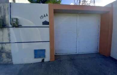 Imagem: A casa possui 3 Dormitórios, 3 Banheiros, 2 Vagas na garagem