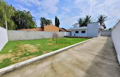 Imagem: A casa possui 2 Dormitórios, 3 Banheiros, 4 Vagas na garagem