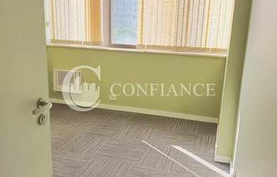 Imagem: O depósito possui 1 Vaga na garagem, 43m² de Área e está