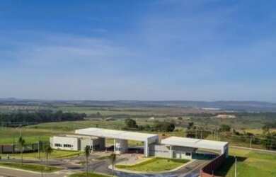 Imagem: O terreno à venda possui 360m² de Área e está localizado