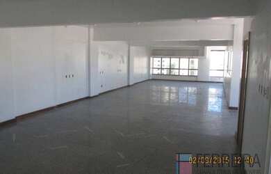 Imagem: O depósito possui 180m² de Área e está localizado em Brotas